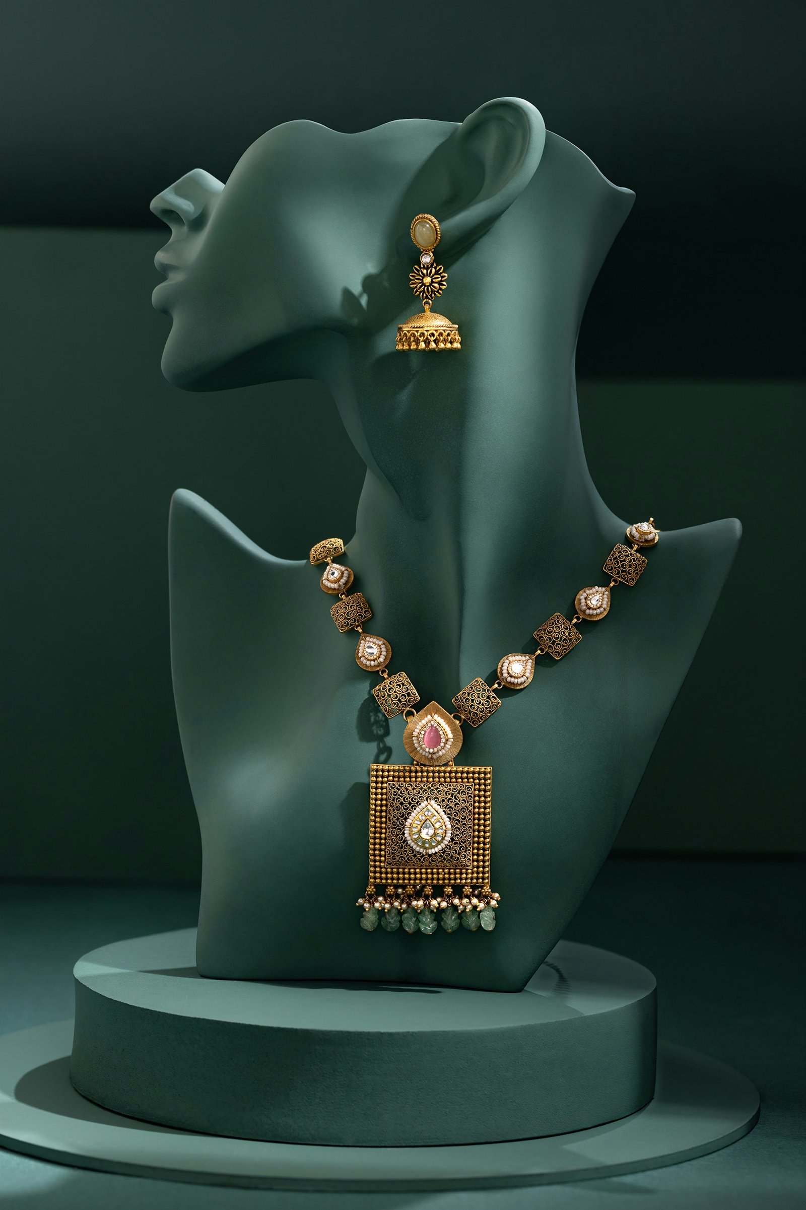 Gold jewellery