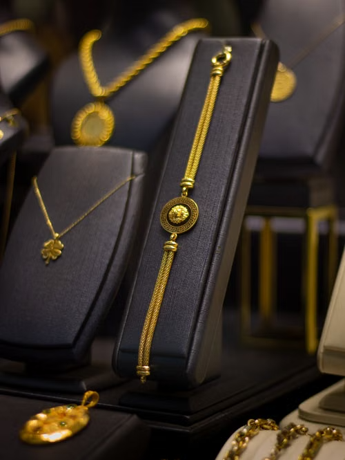 Thoughtful jewellery gift